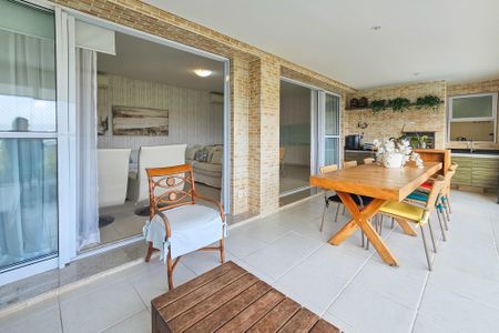 Apartamento para alugar com 162m², 3 quartos e 2 vagasVaranda