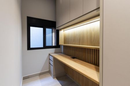 Casa à venda com 300m², 2 quartos e 3 vagas Casa à venda com 300m², 2 quartos e 3 vagasBanheiro/Suite 2