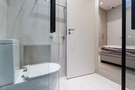 Casa à venda com 300m², 2 quartos e 3 vagas Casa à venda com 300m², 2 quartos e 3 vagasBanheiro/Suite 2