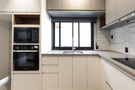 Casa à venda com 300m², 2 quartos e 3 vagas Casa à venda com 300m², 2 quartos e 3 vagasCozinha