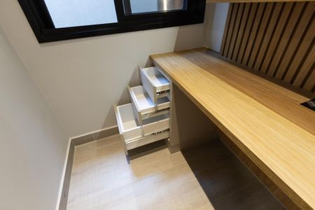 Casa à venda com 300m², 2 quartos e 3 vagas Casa à venda com 300m², 2 quartos e 3 vagasCloset /Suite 2