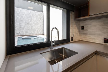 Casa à venda com 300m², 2 quartos e 3 vagas Casa à venda com 300m², 2 quartos e 3 vagasCozinha