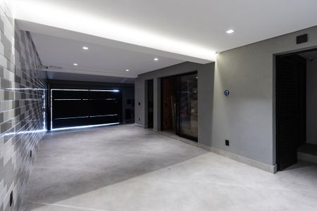 Casa à venda com 300m², 2 quartos e 3 vagas Casa à venda com 300m², 2 quartos e 3 vagasÁrea comum/