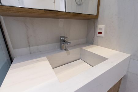 Casa à venda com 300m², 2 quartos e 3 vagas Casa à venda com 300m², 2 quartos e 3 vagasBanheiro//Suite 1