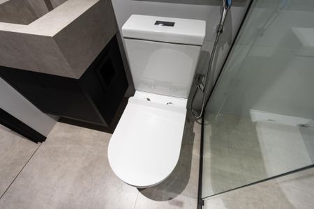 Casa à venda com 300m², 2 quartos e 3 vagas Casa à venda com 300m², 2 quartos e 3 vagasÁrea comum//Lavabo garagem
