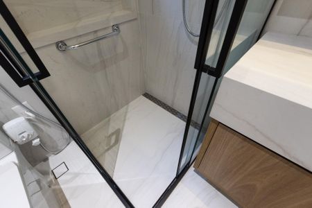 Casa à venda com 300m², 2 quartos e 3 vagas Casa à venda com 300m², 2 quartos e 3 vagasBanheiro//Suite 1