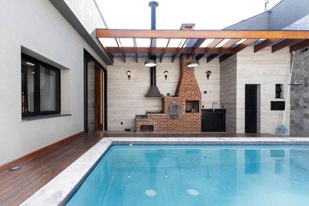 Casa à venda com 300m², 2 quartos e 3 vagas Casa à venda com 300m², 2 quartos e 3 vagasÁrea comum