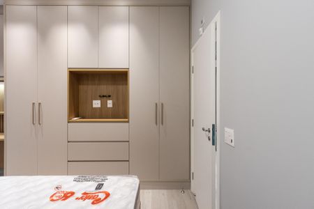 Casa à venda com 300m², 2 quartos e 3 vagas Casa à venda com 300m², 2 quartos e 3 vagasSuite 2