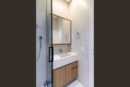 Casa à venda com 300m², 2 quartos e 3 vagas Casa à venda com 300m², 2 quartos e 3 vagasBanheiro//Suite 1