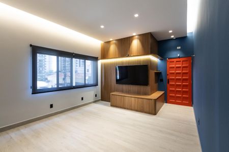 Casa à venda com 300m², 2 quartos e 3 vagas Casa à venda com 300m², 2 quartos e 3 vagasSala