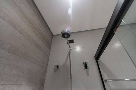 Casa à venda com 300m², 2 quartos e 3 vagas Casa à venda com 300m², 2 quartos e 3 vagasÁrea comum//Lavabo garagem