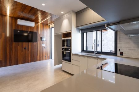 Casa à venda com 300m², 2 quartos e 3 vagas Casa à venda com 300m², 2 quartos e 3 vagasCozinha