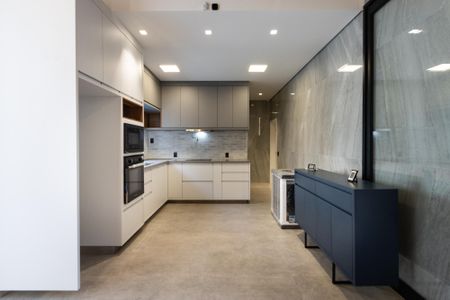 Casa à venda com 300m², 2 quartos e 3 vagas Casa à venda com 300m², 2 quartos e 3 vagasCozinha