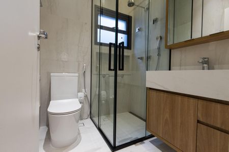 Casa à venda com 300m², 2 quartos e 3 vagas Casa à venda com 300m², 2 quartos e 3 vagasBanheiro//Suite 1