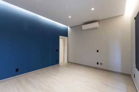 Casa à venda com 300m², 2 quartos e 3 vagas Casa à venda com 300m², 2 quartos e 3 vagasSala