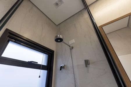 Casa à venda com 300m², 2 quartos e 3 vagas Casa à venda com 300m², 2 quartos e 3 vagasBanheiro//Suite 1