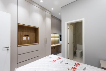 Casa à venda com 300m², 2 quartos e 3 vagas Casa à venda com 300m², 2 quartos e 3 vagasSuite 1