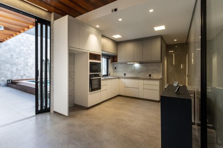 Casa à venda com 300m², 2 quartos e 3 vagas Casa à venda com 300m², 2 quartos e 3 vagasCozinha