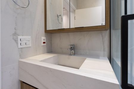 Casa à venda com 300m², 2 quartos e 3 vagas Casa à venda com 300m², 2 quartos e 3 vagasBanheiro/Suite 2