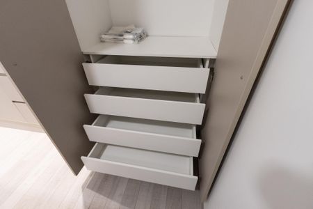 Casa à venda com 300m², 2 quartos e 3 vagas Casa à venda com 300m², 2 quartos e 3 vagasCloset /Suite 2