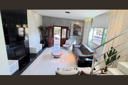 Casa à venda com 320m², 5 quartos e 3 vagasFoto 12