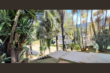 Casa à venda com 320m², 5 quartos e 3 vagasFoto 03