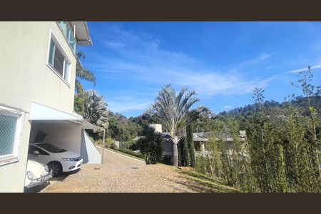 Casa à venda com 320m², 5 quartos e 3 vagasFoto 06