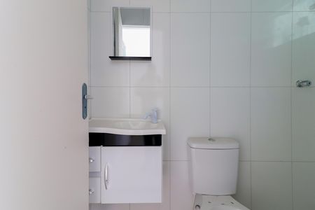 Banheiro Social de apartamento para alugar com 1 quarto, 25m² em Vila Dalva, São Paulo