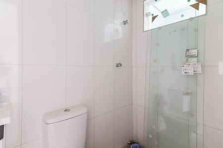 Banheiro Social de apartamento para alugar com 1 quarto, 25m² em Vila Dalva, São Paulo