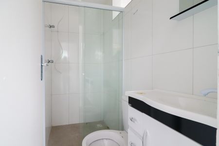 Banheiro de apartamento para alugar com 1 quarto, 25m² em Vila Dalva, São Paulo