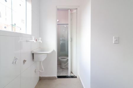 Sala/Cozinha de apartamento para alugar com 2 quartos, 35m² em Vila Dalva, São Paulo