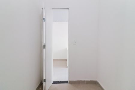 Quarto 1 de apartamento para alugar com 2 quartos, 35m² em Vila Dalva, São Paulo