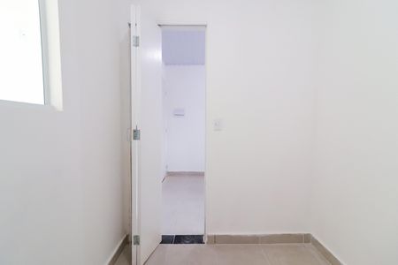Quarto 2 de apartamento para alugar com 2 quartos, 35m² em Vila Dalva, São Paulo
