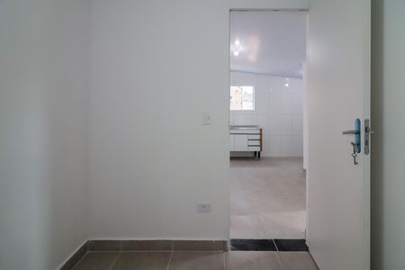 Quarto 2 de apartamento para alugar com 2 quartos, 35m² em Vila Dalva, São Paulo