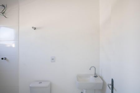 Casa à venda com 107m², 2 quartos e 2 vagas Casa à venda com 107m², 2 quartos e 2 vagasBanheiro da Suíte 1