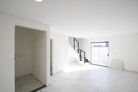 Casa à venda com 107m², 2 quartos e 2 vagas Casa à venda com 107m², 2 quartos e 2 vagasÁrea de Serviço