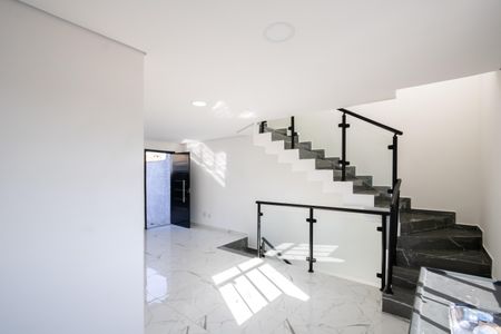 Casa à venda com 107m², 2 quartos e 2 vagas Casa à venda com 107m², 2 quartos e 2 vagasCozinha