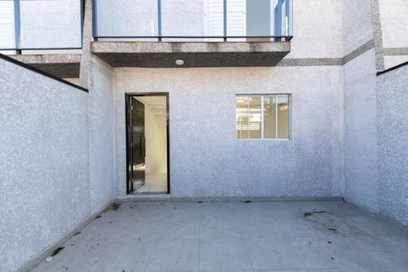 Casa à venda com 107m², 2 quartos e 2 vagas Casa à venda com 107m², 2 quartos e 2 vagasGaragem