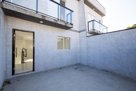Casa à venda com 107m², 2 quartos e 2 vagas Casa à venda com 107m², 2 quartos e 2 vagasGaragem