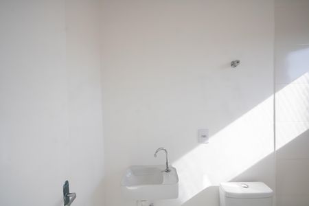 Casa à venda com 107m², 2 quartos e 2 vagas Casa à venda com 107m², 2 quartos e 2 vagasBanheiro da suíte 2