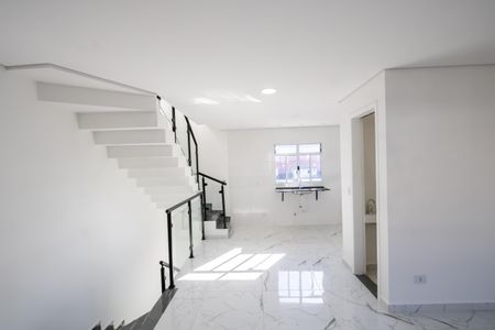 Sala  de casa à venda com 2 quartos, 107m² em Vila Nhocuné, São Paulo