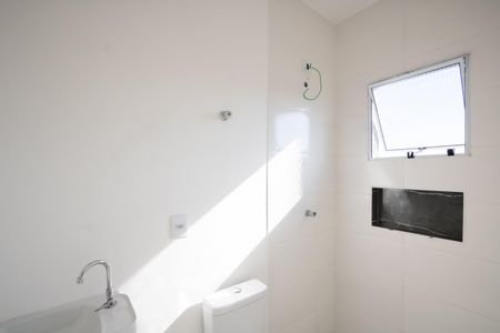 Casa à venda com 107m², 2 quartos e 2 vagas Casa à venda com 107m², 2 quartos e 2 vagasBanheiro da Suíte 1