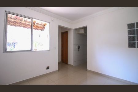 Casa de Condomínio para alugar com 2 quartos, 55m² em Jardim Guairaca, São Paulo