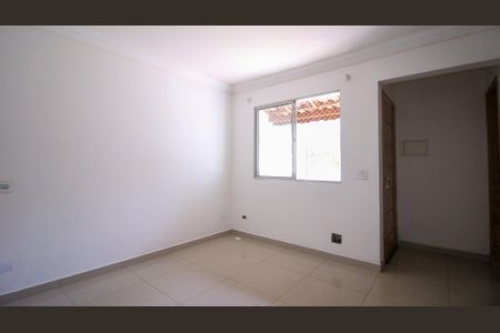 Casa de Condomínio para alugar com 2 quartos, 55m² em Jardim Guairaca, São Paulo