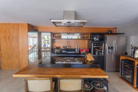 Apartamento à venda com 360m², 4 quartos e 4 vagas Apartamento à venda com 360m², 4 quartos e 4 vagasEspaço Gourmet na Cobertura