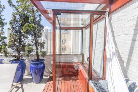 Apartamento à venda com 360m², 4 quartos e 4 vagas Apartamento à venda com 360m², 4 quartos e 4 vagasCobertura/Sauna