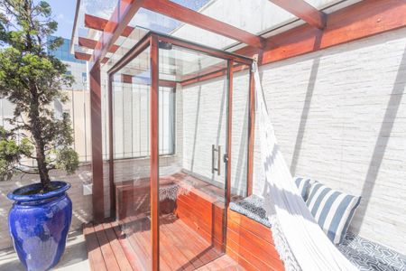 Apartamento à venda com 360m², 4 quartos e 4 vagas Apartamento à venda com 360m², 4 quartos e 4 vagasCobertura/Sauna