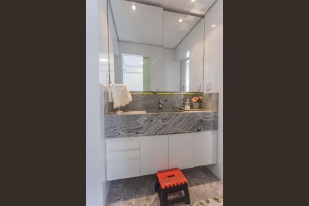 Apartamento à venda com 360m², 4 quartos e 4 vagas Apartamento à venda com 360m², 4 quartos e 4 vagasBanheiro da Semi-Suíte