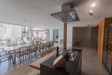 Apartamento à venda com 360m², 4 quartos e 4 vagas Apartamento à venda com 360m², 4 quartos e 4 vagasEspaço Gourmet na Cobertura