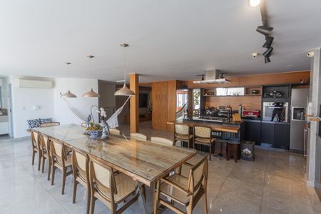 Apartamento à venda com 360m², 4 quartos e 4 vagas Apartamento à venda com 360m², 4 quartos e 4 vagasEspaço Gourmet na Cobertura